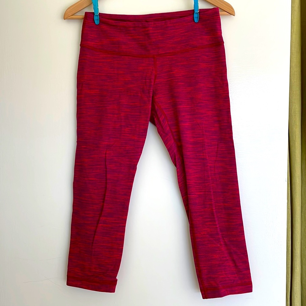 Lululemon leggings cropped, size 6, red, pink, purple